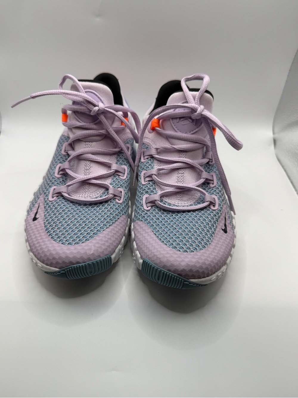 Nike Metcon Light Lavender and Blue Mesh Trainers with Orange Accents - Picture 3 of 6